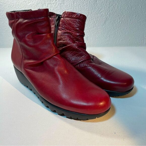 MUNRO beet red ankle boots 9 - Picture 1 of 6